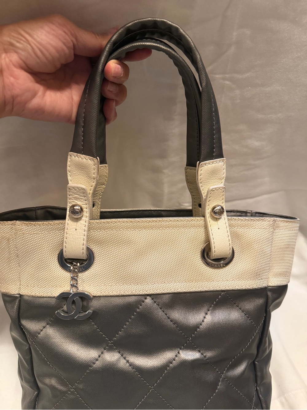 CHANEL Quilted Metallic Silver and Cream Tote Bag with CC Charm - Picture 8 of 12